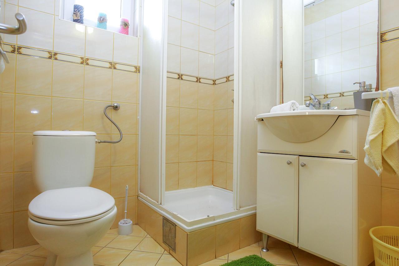 Lucky Luke Pool Apartments 诺瓦利娅 外观 照片